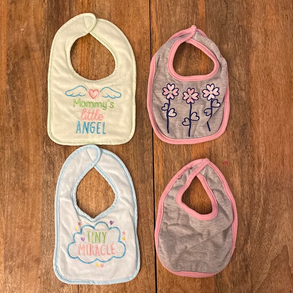 Baby bibs (4) new condition